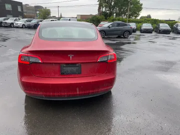 2022 Tesla Model 3 - image 7
