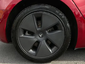 2022 Tesla Model 3 - image 7