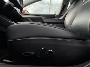 2022 Tesla Model 3 - image 25
