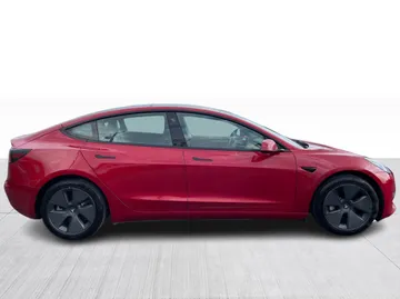 2022 Tesla Model 3 - image 2