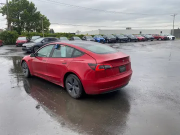 2022 Tesla Model 3 - image 6