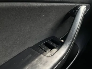 2022 Tesla Model 3 - image 24