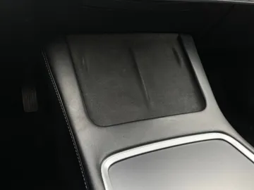 2022 Tesla Model 3 - image 27