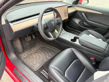 2022 Tesla Model 3 - image 8