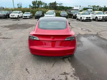 2022 Tesla Model 3 - image 7