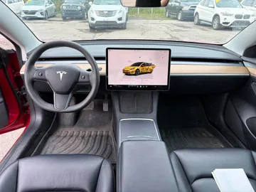 2022 Tesla Model 3 - image 9