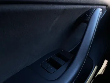 2023 Tesla Model 3 - image 23