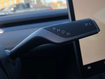 2023 Tesla Model 3 - image 25