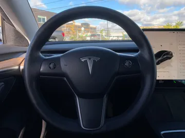 2023 Tesla Model 3 - image 17