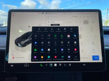 2023 Tesla Model 3 - image 8
