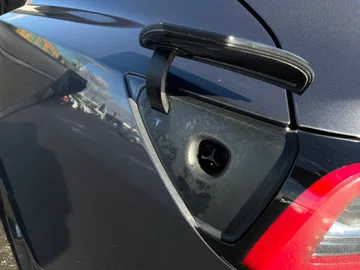 2023 Tesla Model 3 - image 19