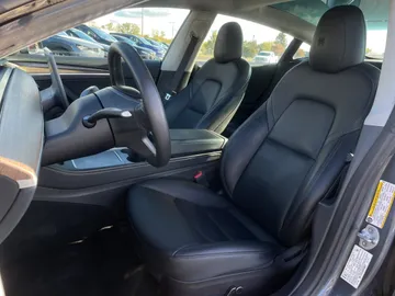 2023 Tesla Model 3 - image 3
