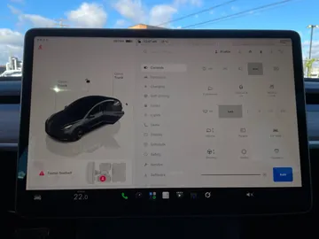 2023 Tesla Model 3 - image 26