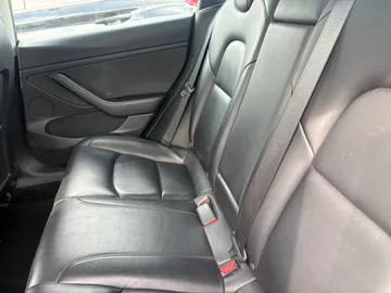 2023 Tesla Model 3 - image 9