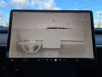 2023 Tesla Model 3 - image 22