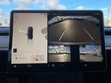 2023 Tesla Model 3 - image 21