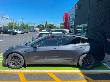 2023 Tesla Model 3 - image 4
