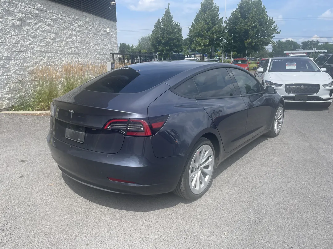 2023 Tesla Model 3 — photo 3