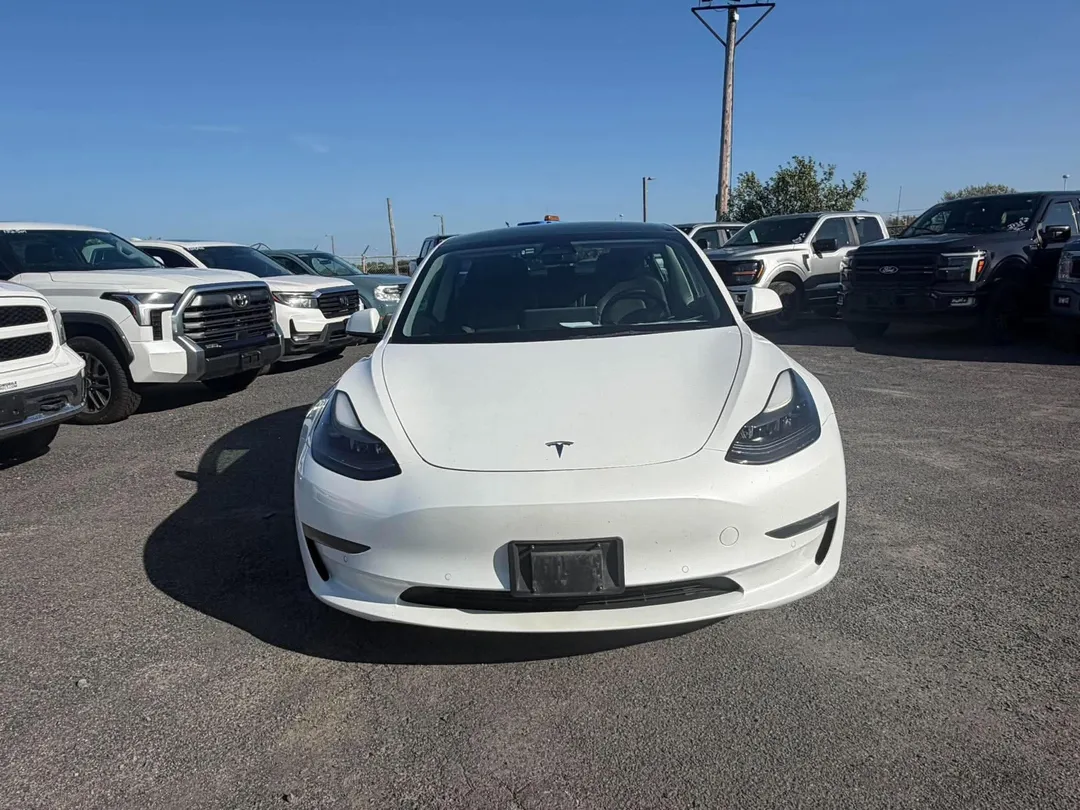 2022 Tesla Model 3 Long Range AWD, photo 2