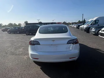 2022 Tesla Model 3 - image 6