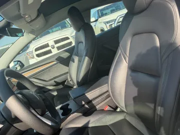 2022 Tesla Model 3 - image 8