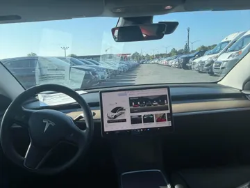 2022 Tesla Model 3 - image 9