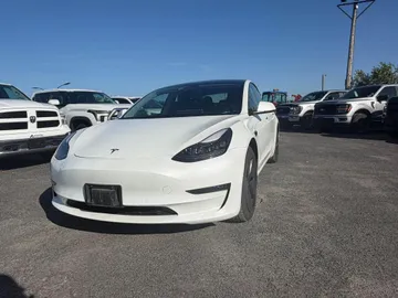 2022 Tesla Model 3 - image 3