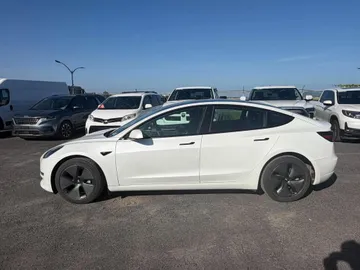 2022 Tesla Model 3 - image 4