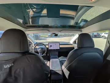 2021 Tesla Model 3 - image 9