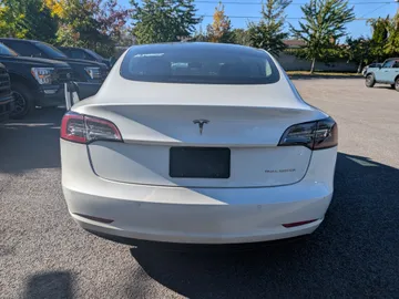 2021 Tesla Model 3 - image 6