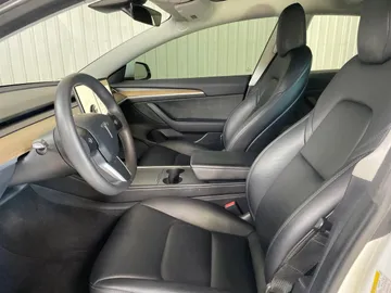 2022 Tesla Model 3 - image 10
