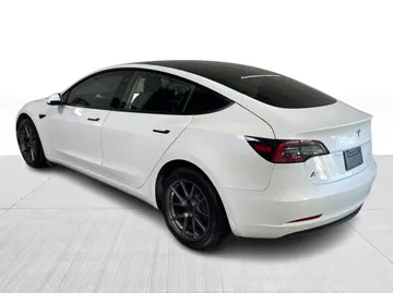 2022 Tesla Model 3 - image 6
