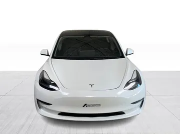 2022 Tesla Model 3 - image 2