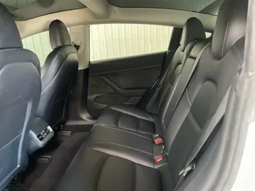 2022 Tesla Model 3 - image 11