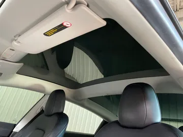 2022 Tesla Model 3 - image 12