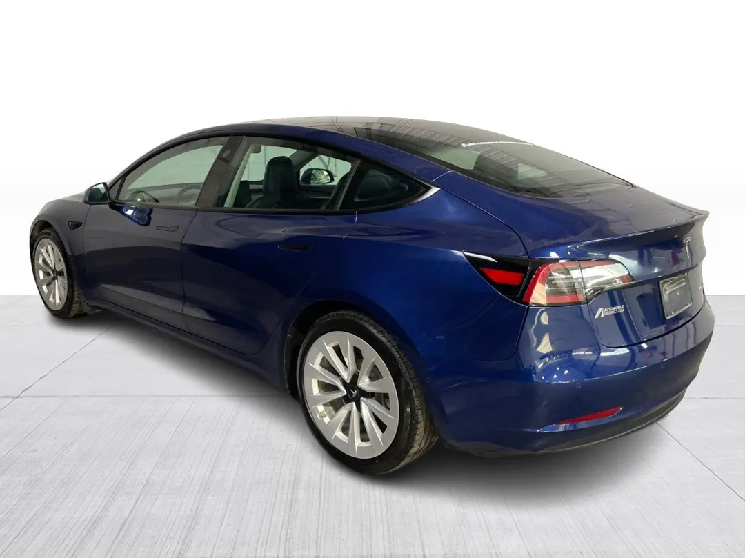 2022 Tesla Model 3 Long Range, photo 9