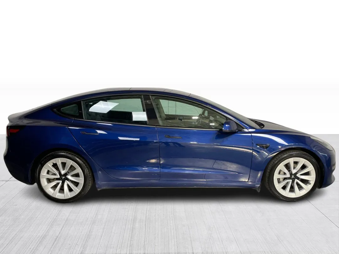 2022 Tesla Model 3 Long Range, photo 2