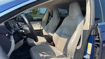 2016 Tesla Model S - image 8