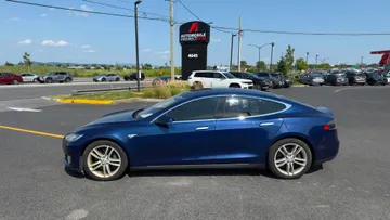 2016 Tesla Model S - image 4