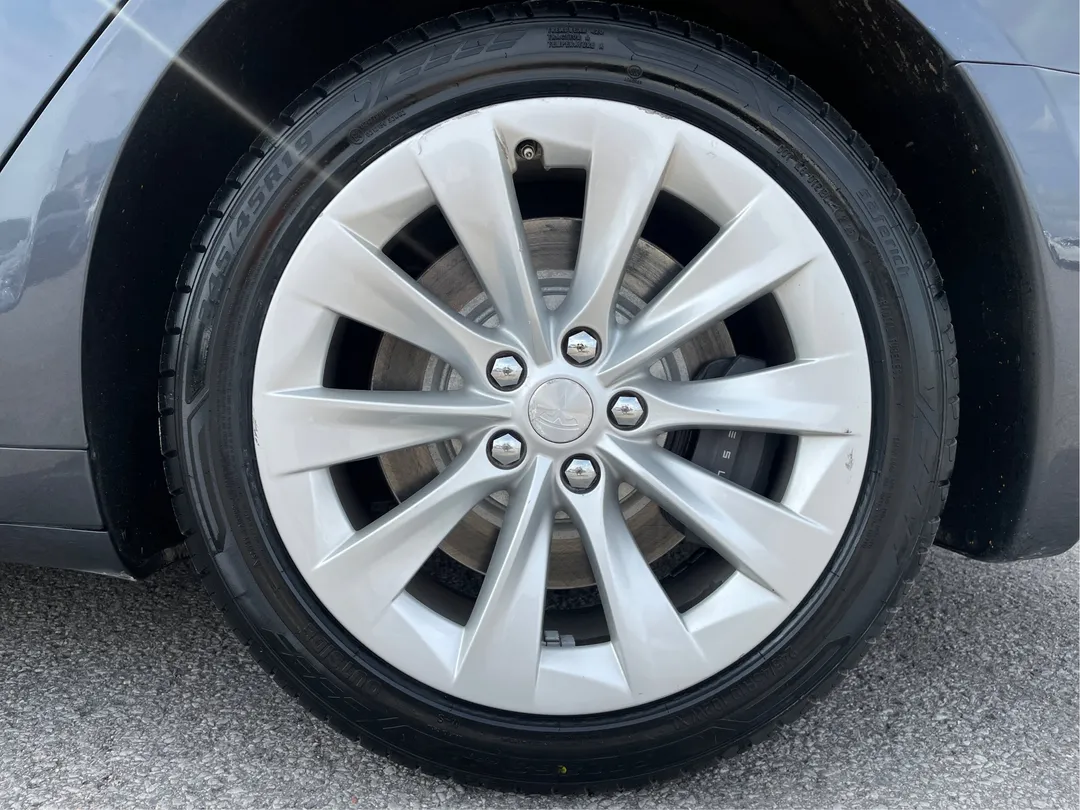 2017 Tesla Model S — photo 6