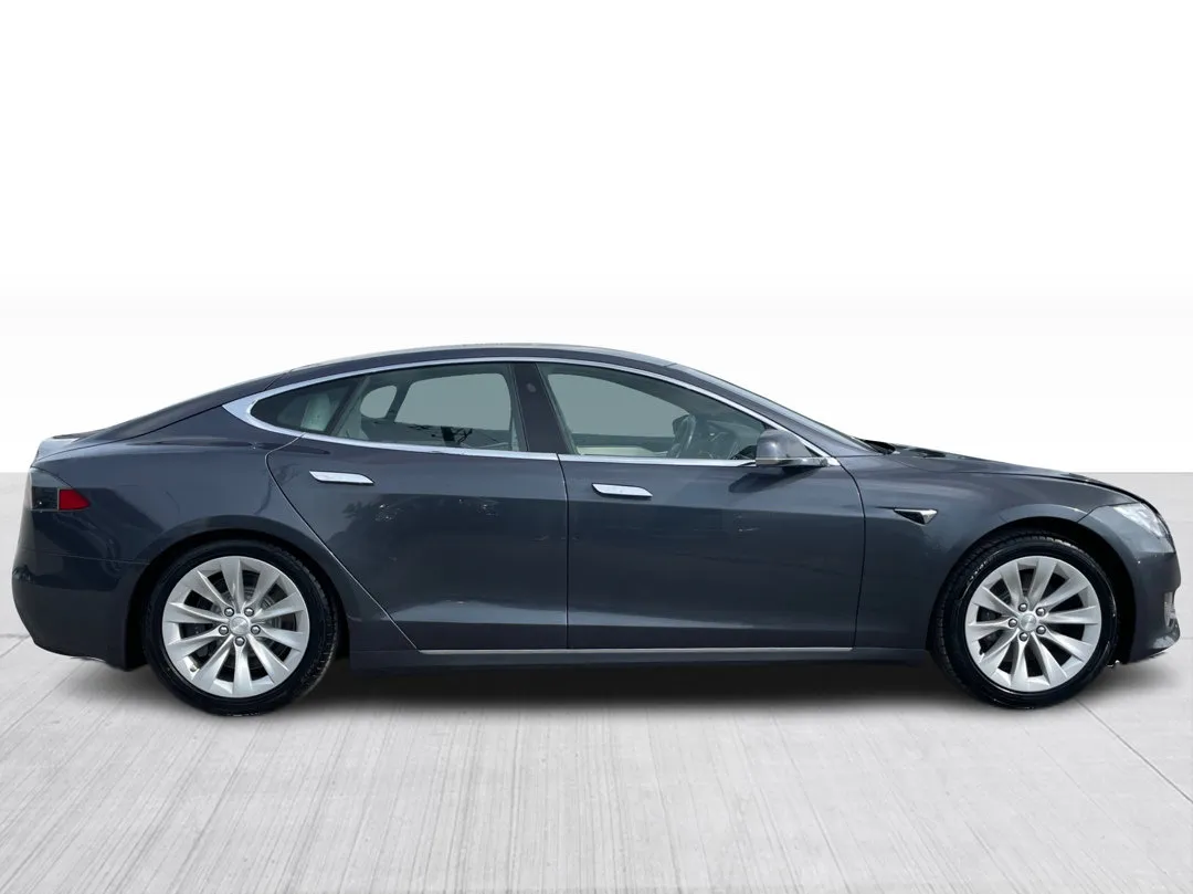 2017 Tesla Model S — photo 2