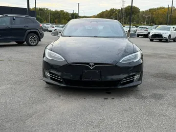 2017 Tesla Model S - image 2