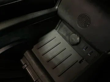 2019 Tesla Model S - image 24