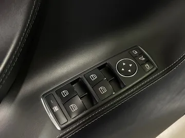 2019 Tesla Model S - image 19