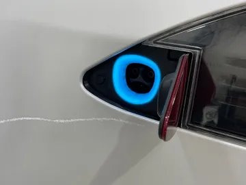 2019 Tesla Model S - image 29