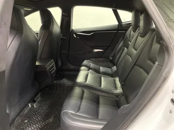 2019 Tesla Model S - image 15