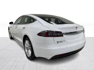 2019 Tesla Model S - image 11