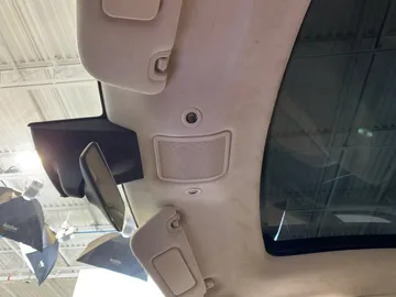 2017 Tesla Model S - image 16