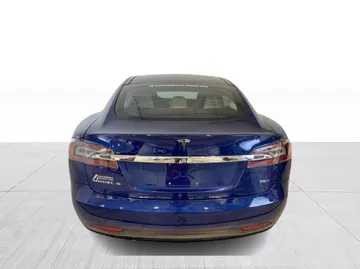 2017 Tesla Model S - image 12