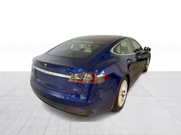 2017 Tesla Model S - image 14